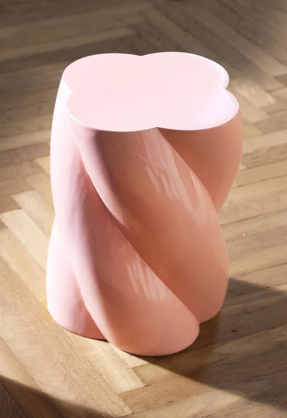 Image 1 of &Klevering Pillar Malvavisco