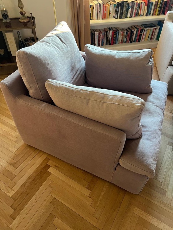 Image 1 of 2 poltrone e 1 pouf di Timothy Oulton.