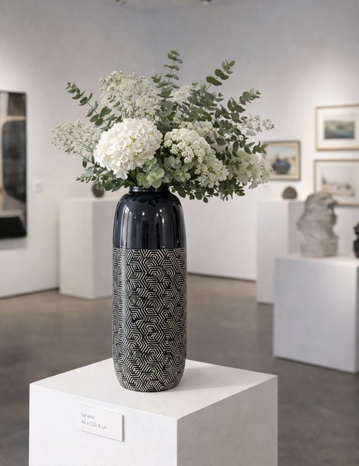 High-Quality Ceramic Decorative Vase – Contemporary Design