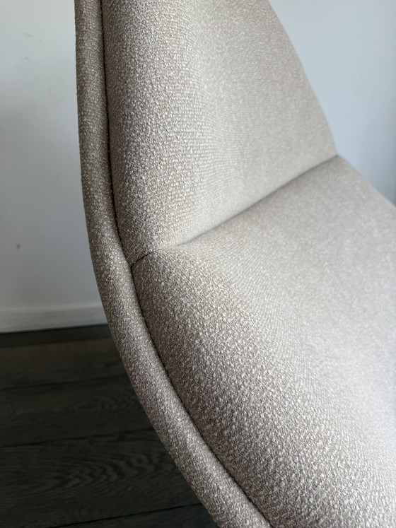 Image 1 of Artifort F510