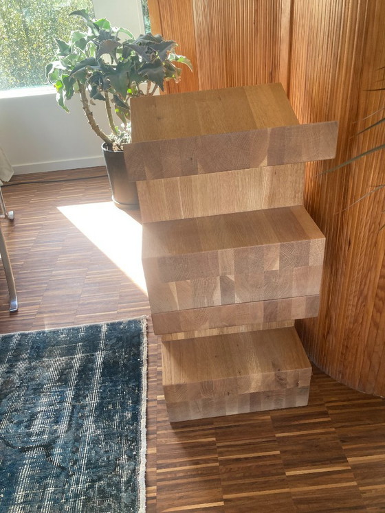 Image 1 of 2 rari tavolini laterali quadrati di piccole dimensioni della Gelderland – in rovere massello, design di Roderick Vos