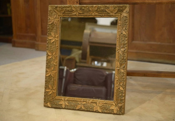 19th-century mirror in wood and stucco with floral decoration. (photo 2 of 7)