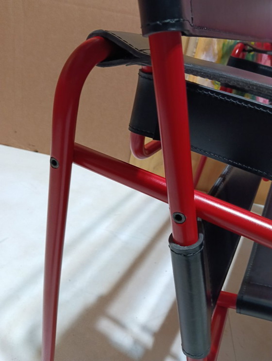 Image 1 of Bolso Knoll Wassily B3 rojo mate, nuevo-usado, en piel negra, de Marcel Breuer.