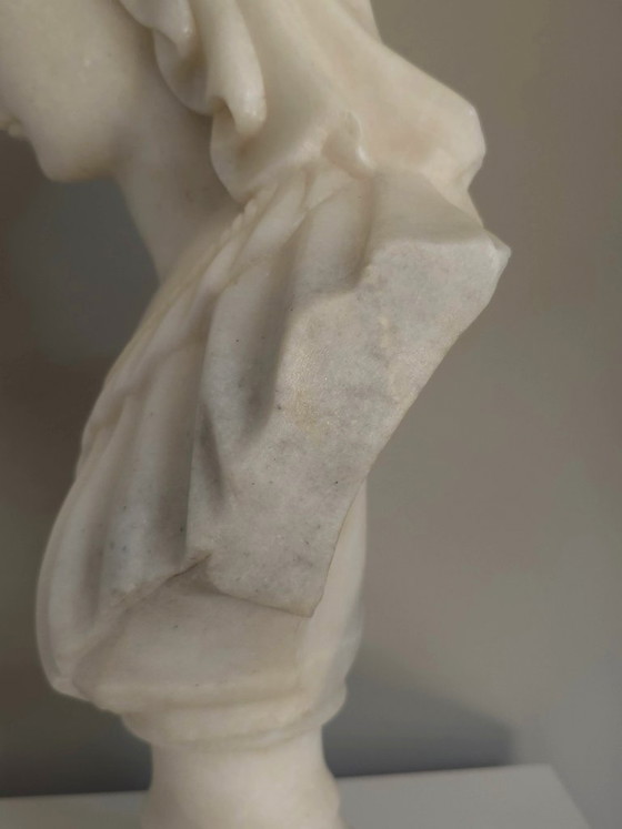 Imponente Busto de Mármol "Angelica Maria" – Luciano (56 cm) – Esculturas, Marble (photo 8 of 15)