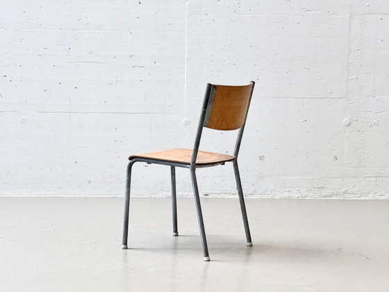 Image 1 of Set van 6 stapelbare Embru stalen buisstoelen in industrieel design, jaren 60.
