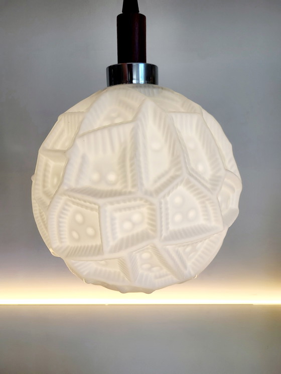 Image 1 of Lámpara colgante de vidrio opalino de Peill &amp; Putzler, presumiblemente