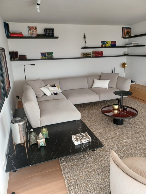 Image 1 of Prachtige hoekzetel met marmeren blad KNOLL