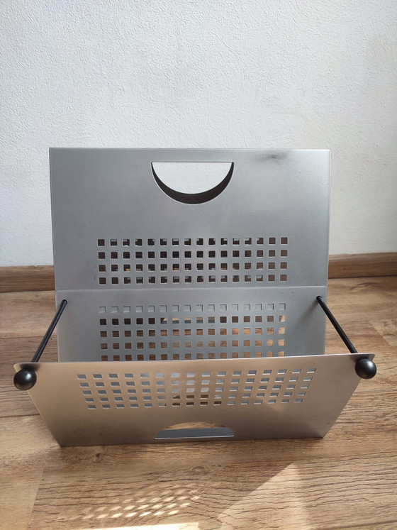 Portariviste vintage Memphis Milano in vinile, portariviste in metallo stile Sottsass (photo 4 of 12)
