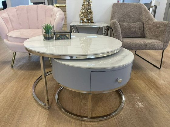 Image 1 of Tavolino da caffè impilabile NOVELA con cassetto – Marmo grigio e bianco – Gambe cromate – Piano in ceramica 80/60 cm