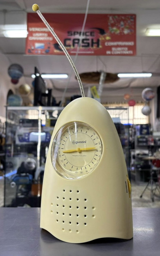 Image 1 of Radio Guzzini Gildo Design Giancarlo Rova pour guzzini brothers Circa 1980 