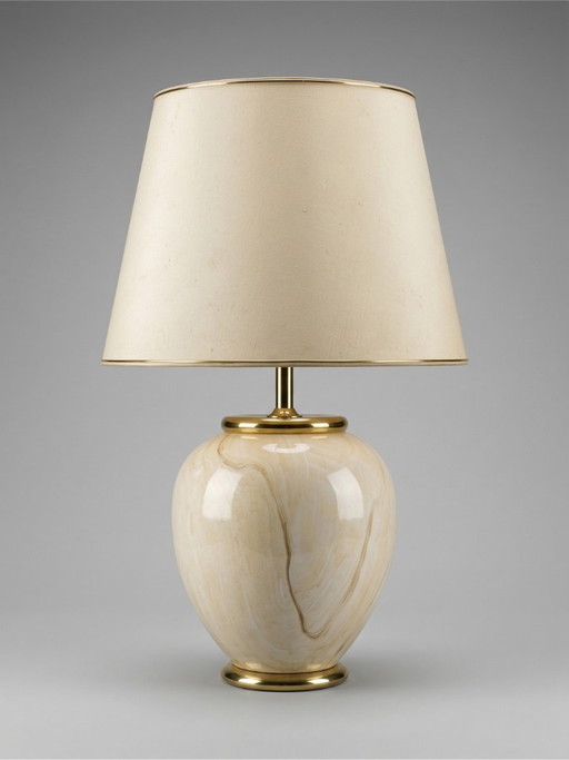 Grote vintage keramische lamp met beige onyx-effect en verguld messing – Hollywood Regency-stijl – 81 cm