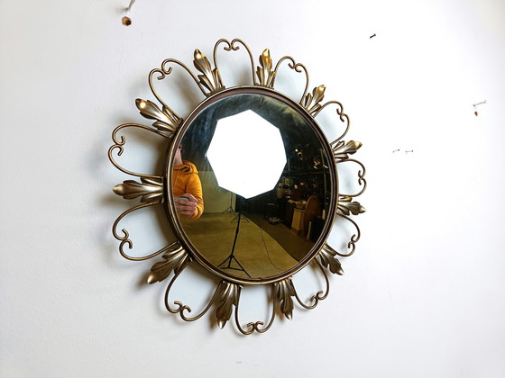Image 1 of Miroir vintage en laiton ensoleillé 1960s