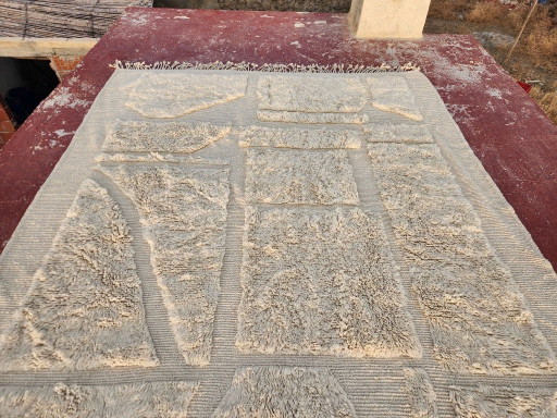 Grande tappeto marocchino Beni Ourain 350 x 250 cm – Tappeto berbero in lana tessuto a mano nei colori avorio e grigio