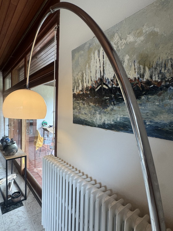 Image 1 of Large vintage Italian arc floor lamp – 1970s – Marble, chrome & opaline diffuser