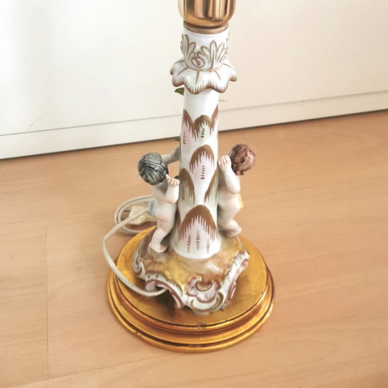 Image 1 of LAMPADE DA TAVOLO IN PORCELLANA
