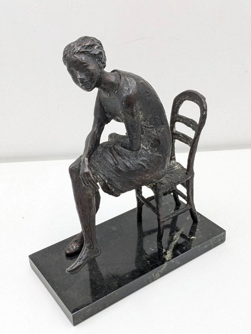 Eros Pellini (1909-1993) - Sculptuur, Zittende vrouw - 34 cm - Brons