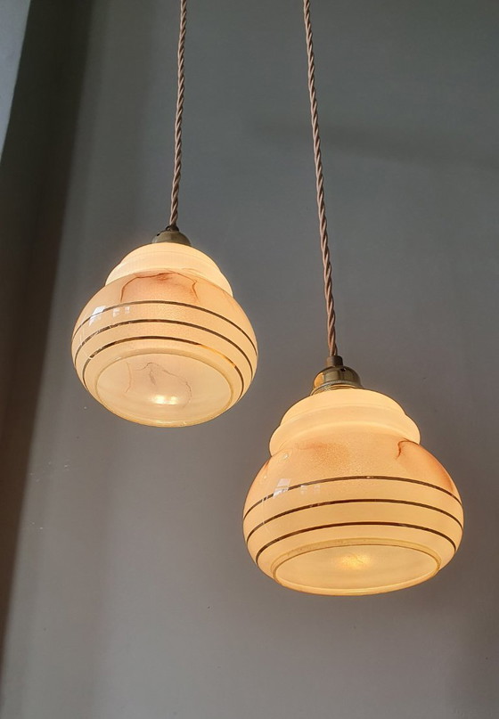 Image 1 of vintage gemarmerde opaline hanglampen met gouden decoratie