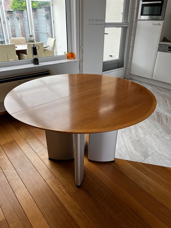 Image 1 of TABLE Arco Dining Table – diameter 120 cm – extendable to 179 cm Top: light cherry Legs: Aluminium