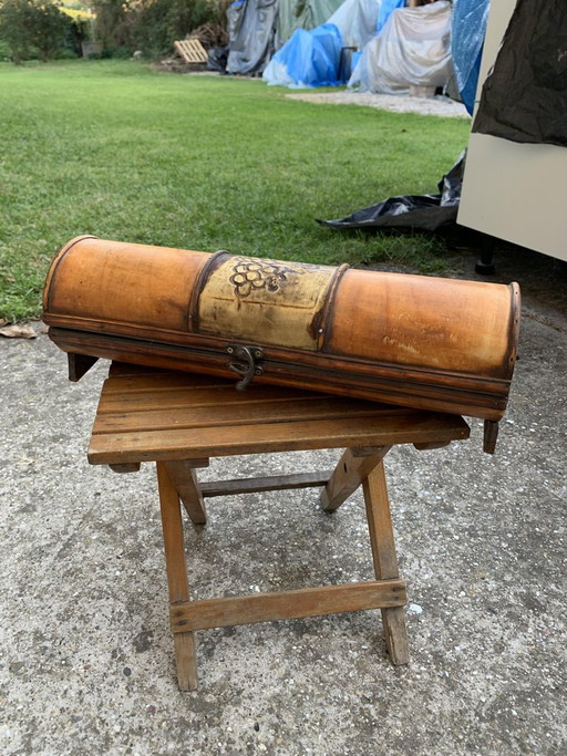 Handbemalter Weinflaschenhalter aus Holz, 2019