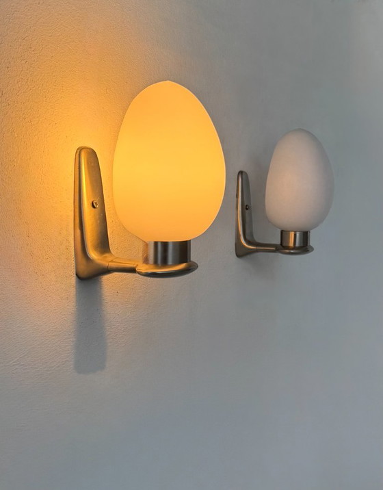 Image 1 of Coppia di applique vintage, metallo cromato e vetro satinato, Francia, 1970