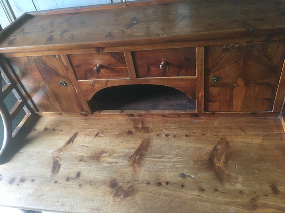 Image 1 of Vintage grenen bureau met meerdere niveaus