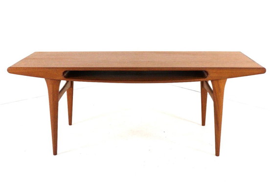 Image 1 of Table basse vintage « Smile » dans le style de Johannes Andersen