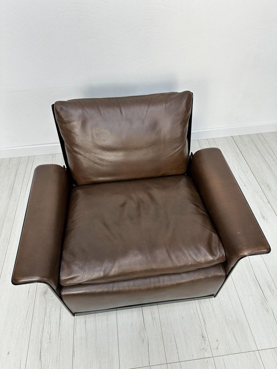 Image 1 of Vitsoe 620 loungestoel uit de jaren 60 van Dieter Rams – zwarte kuip en bruine leren fauteuil