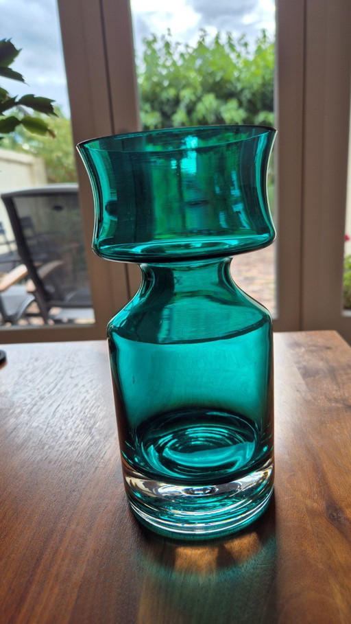 Tamara Aladin Ruusu vaas