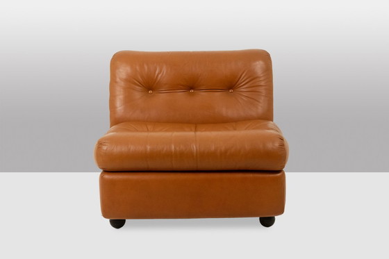 Image 1 of Mario Bellini, pour B&B  Fauteuil chauffeuse Amanta en cuir. Vers 1970