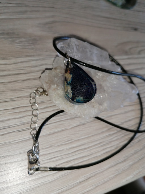 "Hand Made" Vintage Necklace with Epoxy Pendant (Galaxy) – decoratieve objecten, Metal, Plastic (photo 2 of 5)