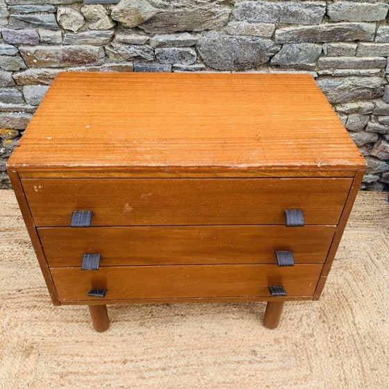 Cassettiera vintage con maniglie in pelle – Anni '50/'60 – Cassettiere, Legno (photo 3 of 25)