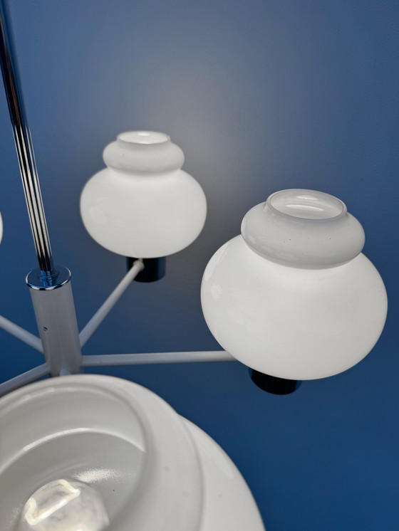 Image 1 of Kronleuchter aus opalisierendem Chrom im Stil des Weltraumzeitalters, 1970er Jahre