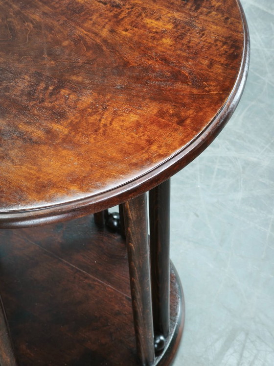 Image 1 of Josef Hoffmann Fledermaus gebogen houten tafel, toegeschreven aan J&J Kohn, circa 1905