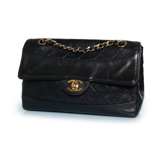 Chanel, Borsa Classic Flap in nero – Borse a spalla, Lambskin (photo 9 of 13)