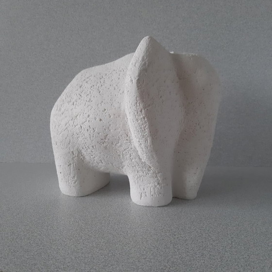 Image 1 of El bebé elefante de Orhan Otay