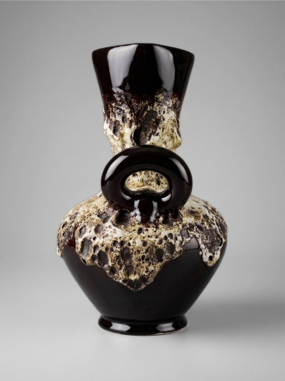 Image 1 of Grande vaso in ceramica Vallauris con manici, decorazione a smalto "lava", anni '60-'70.