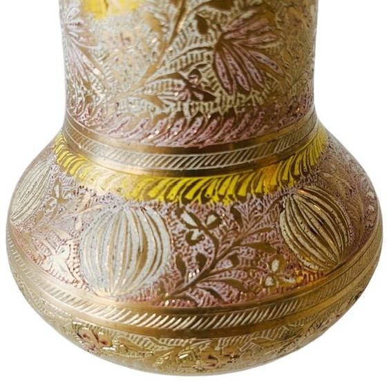 Image 1 of Vaso indiano d'epoca in ottone inciso