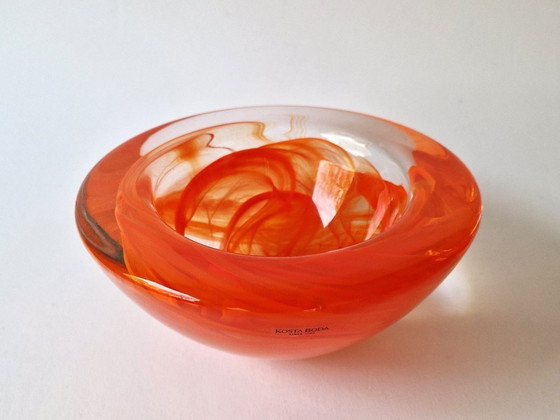 Image 1 of Kosta Boda - Grote maat oranje "Atoll" schaal van Anna Ehrner - 1943gram
