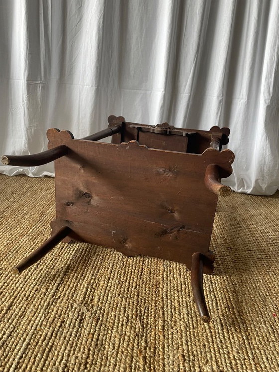 Image 1 of Geschnitzter Beistelltisch aus Holz im Jugendstil, Frankreich, frühes 20. Jahrhundert