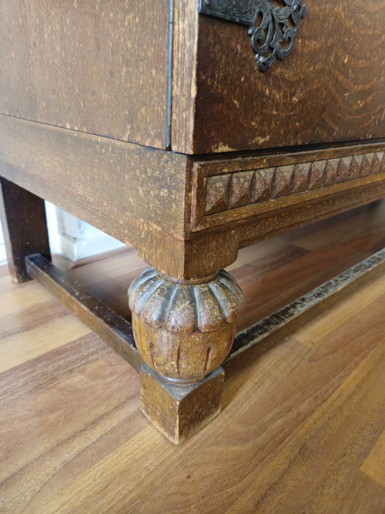 Antique solid oak sideboard, Jacobean Revival, ca. 1925, rich wood carving, Merk onbekend, Other, Brown (photo 4 of 9)