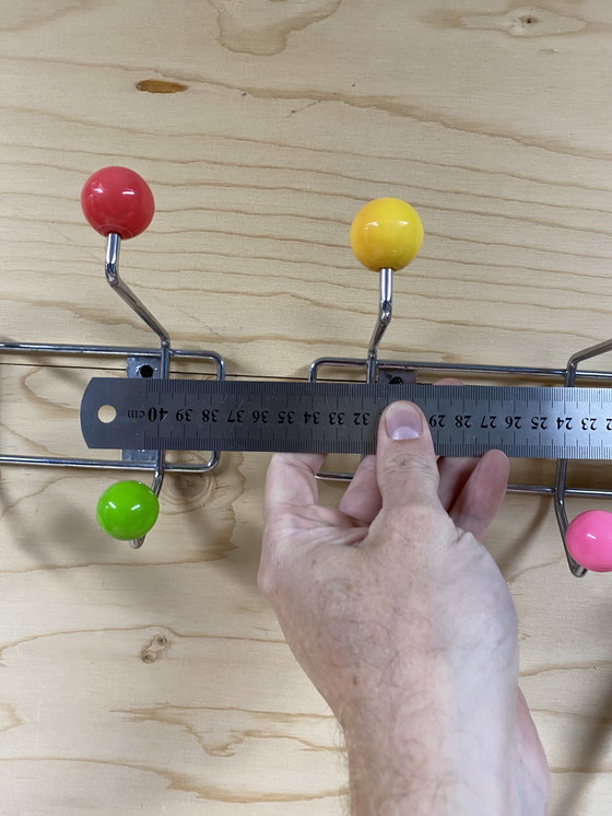 Image 1 of Appendiabiti retrò a forma di palla Appendiabiti retrò a forma di palla Appendiabiti Sputnik