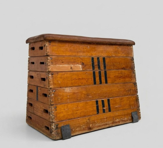Image 1 of Gym Vaulting Box Vintage Houten Lederen Zweedse Box