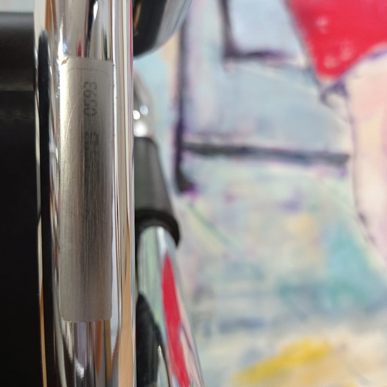 Image 1 of Poltrone Knoll Wassily B3 in pelle nera di Marcel Breuer