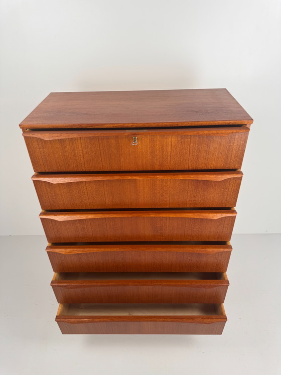 Cómoda alta danesa, Dinamarca, década de 1960. – Wood, Vintage (photo 3 of 9)