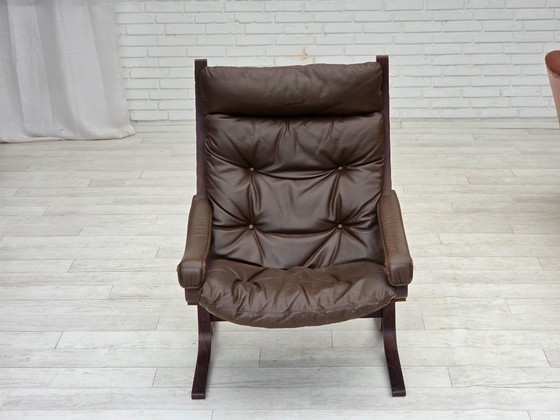 Image 1 of 1970, Noors ontwerp van Ingmar Relling voor Westnofa, model "Siesta" met armleuningen.