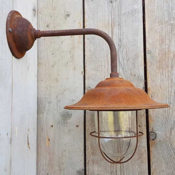 French Rusty Barn Lamp applique murale, Appliques murales, Métal, Céramique, Marron, Industrieel (photo 7 sur 7)