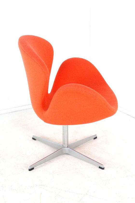 Image 1 of Fauteuil Imitation Swan Arne Jacobsen vintage