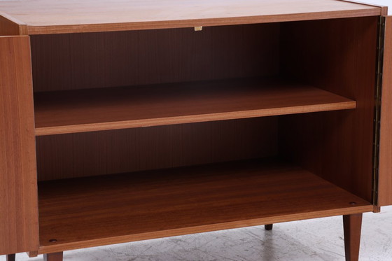 Image 1 of Prachtige vintage teakhouten ladekast jaren 60 | Mid Century kast | Retro houten opbergmeubel #06-60