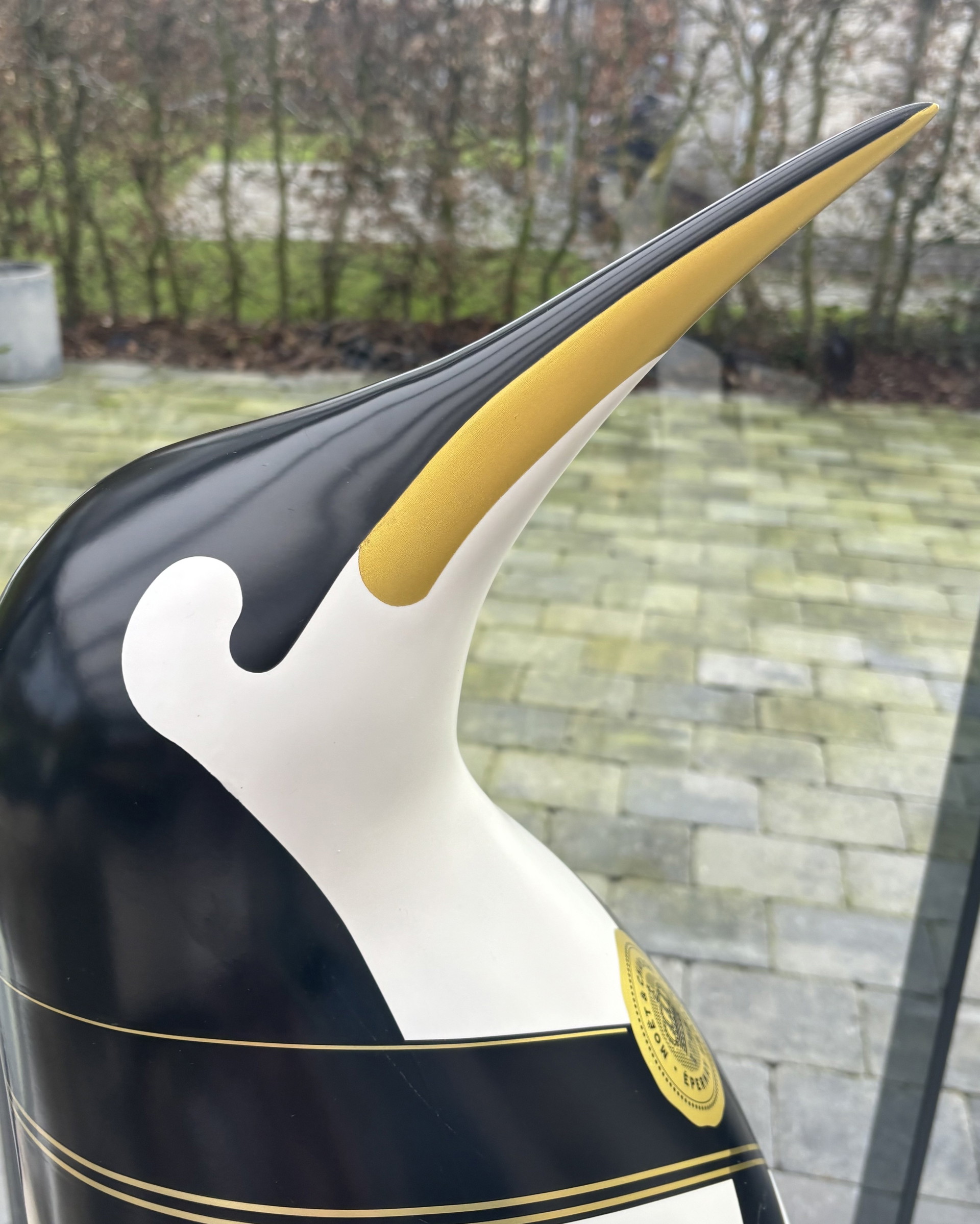 Display Penguin Moët & Chandon Ice Imperial | €3,500 | Whoppah