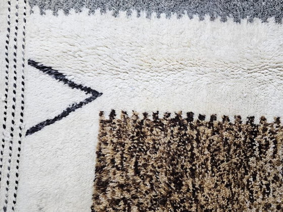 Image 1 of Handmade Moroccan natural wool rug, 150x250 cm